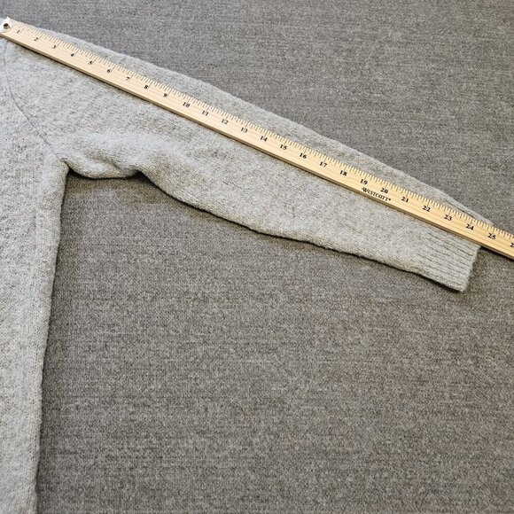 Cupcakes & Cashmere Sweater Women L Gray Christmas Cats LS Crewneck Cozy Holiday - Picture 5 of 13